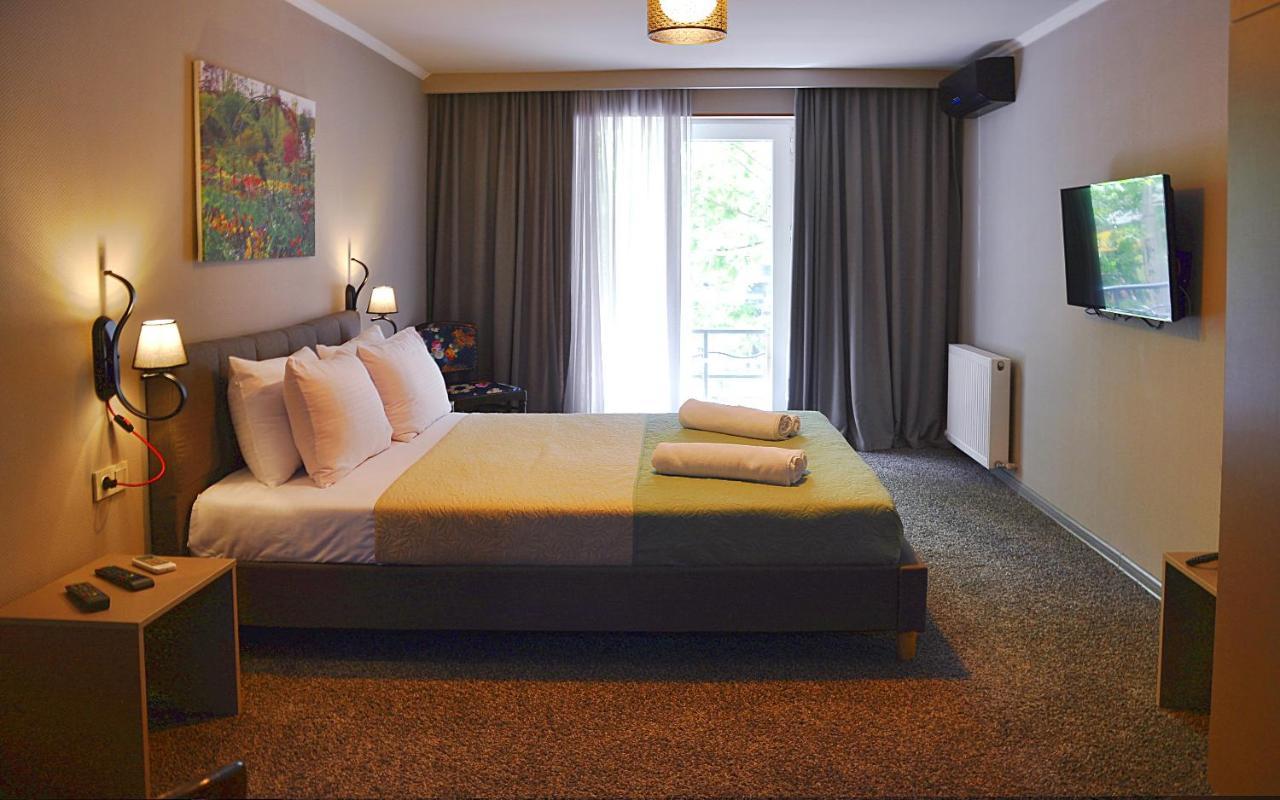 Art Hotel Claude Monet Tbilissi Extérieur photo